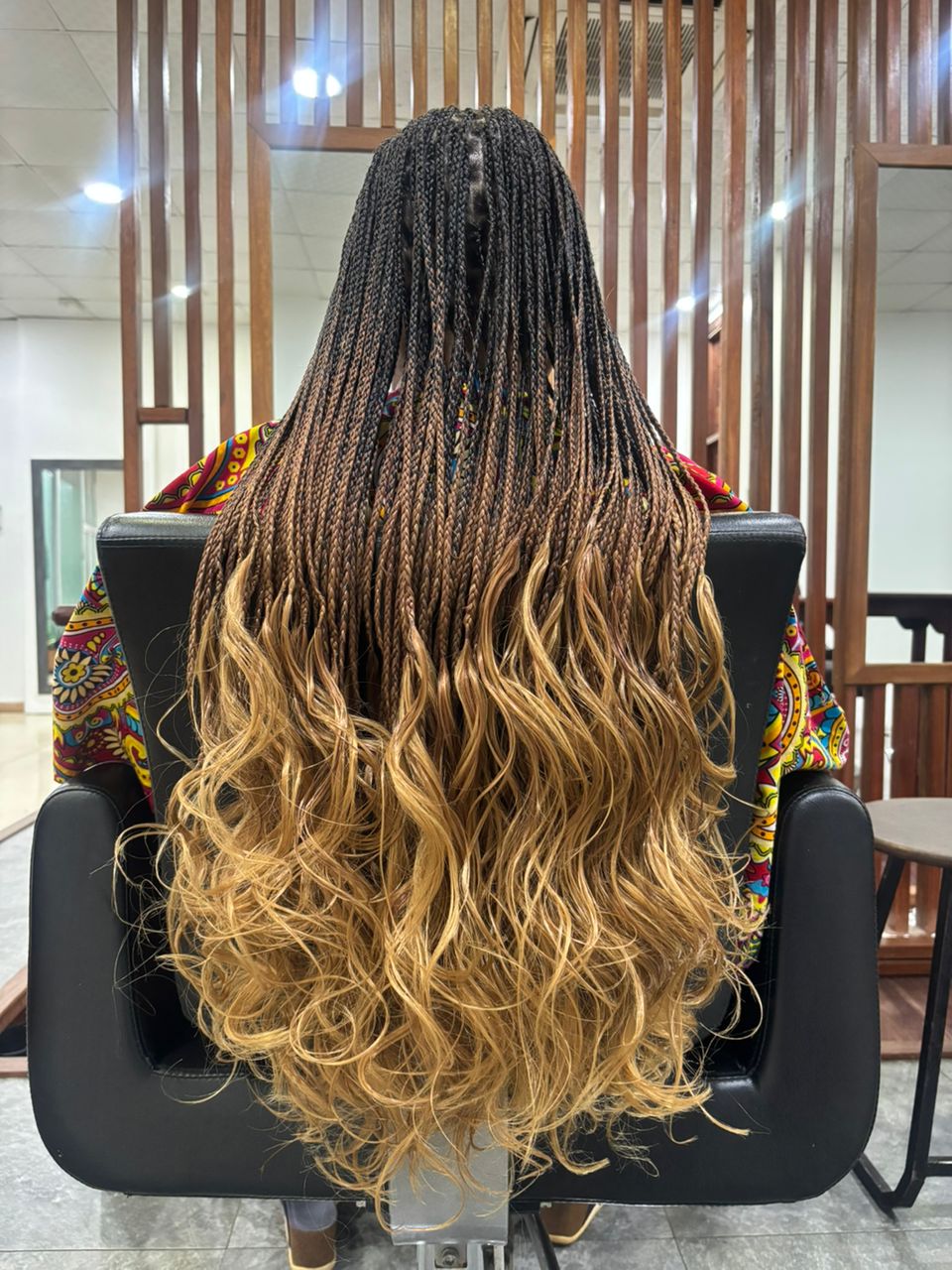 REINE E. French Curls glamour dégradé 3 couleurs noir/châtain/blond doré OK