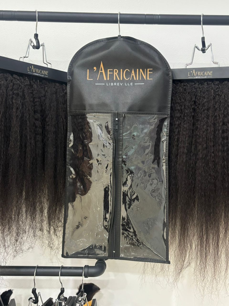 Rangement cintre+housse pour vos mèches naturelles