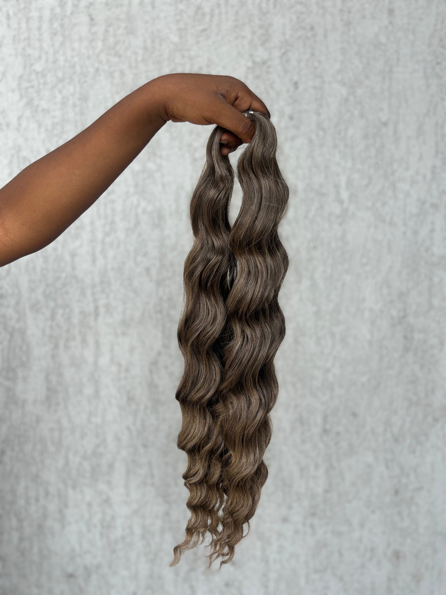 Mèche premium synthétique wavy Anna 24 pouces